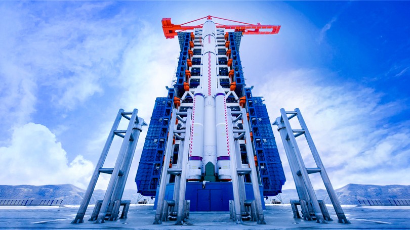 4-东升国际100t塔式起重机服务于太原卫星发射基地.jpg